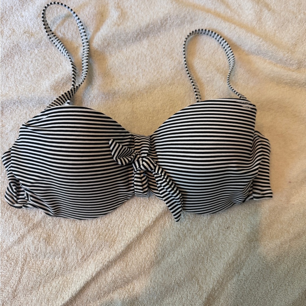 VENUS Black and White Striped Bikini Top